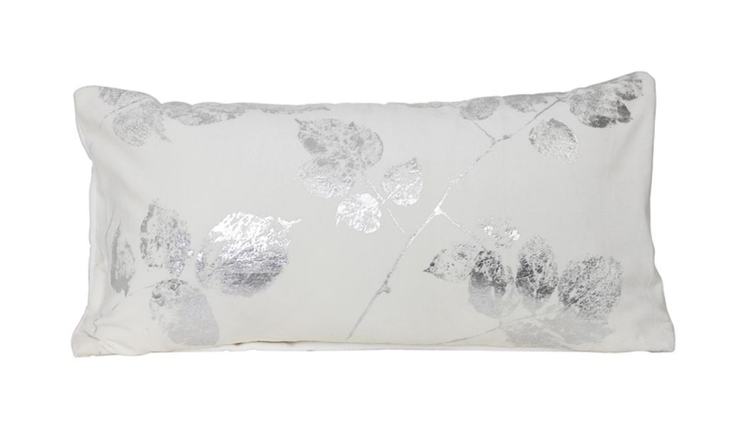 Sametový bílý polštář se stříbrnými listy Leave - 60*30 cm Light & Living