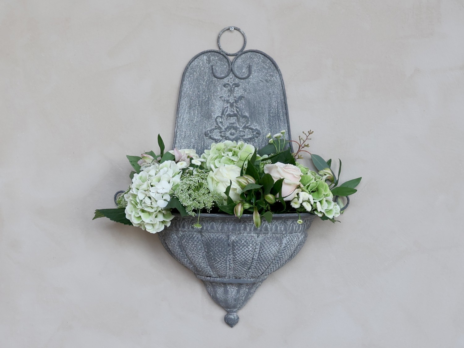 Šedý nástěnný box na květiny ve starém francouzském stylu - 41*17*54cm 60024600 (60246-00)