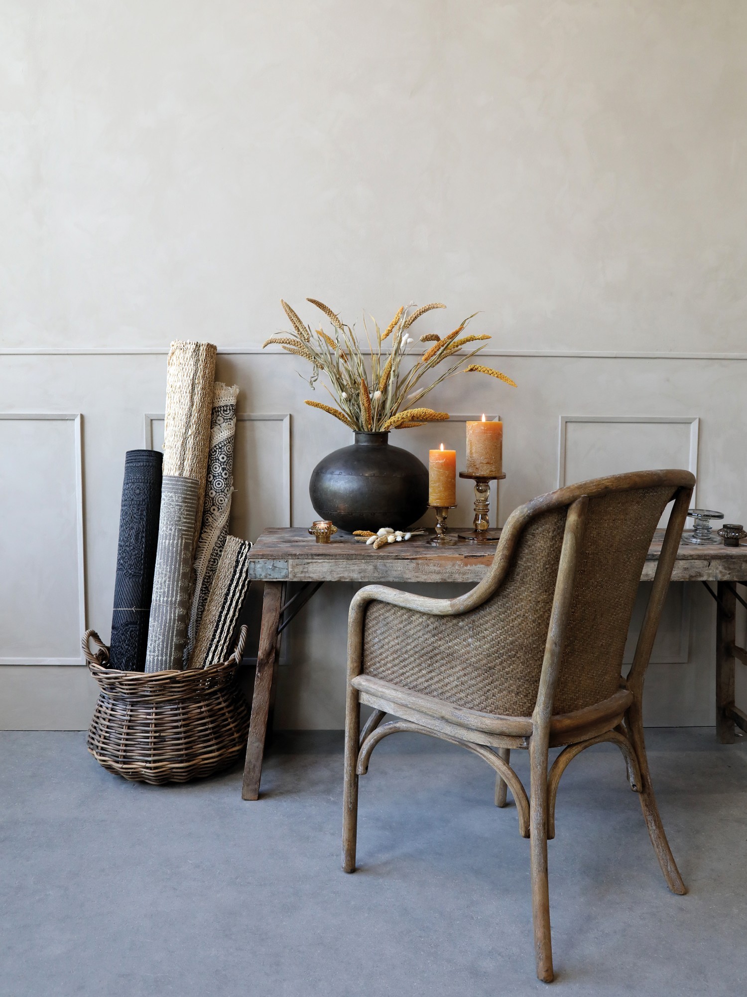 Antik dřevěná židle s výpletem a opěrkami Old French chair - 56*56*91 cm 