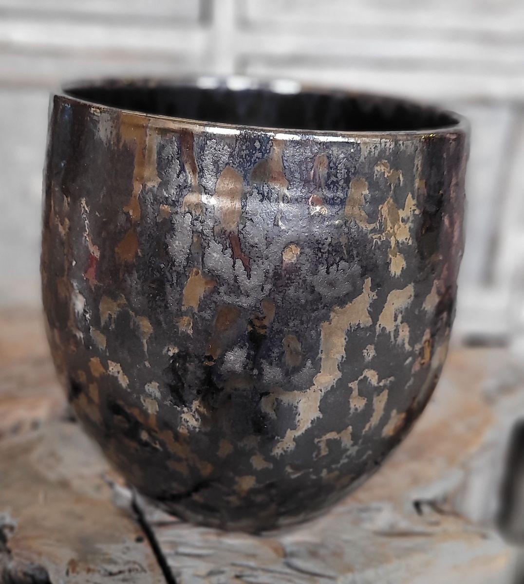 Kouřovo-stříbrný antik keramický květináč Smokey - Ø 14*12cm
