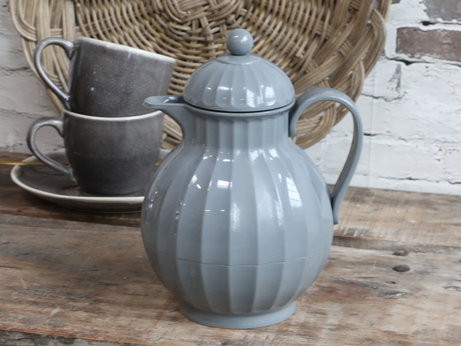 Šedá baňatá termoska 0,6l - 20*17*23 cm