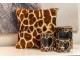 Hnědý sametový polšář s dekorem žirafy Jungle Giraffe - 45*45*15cm