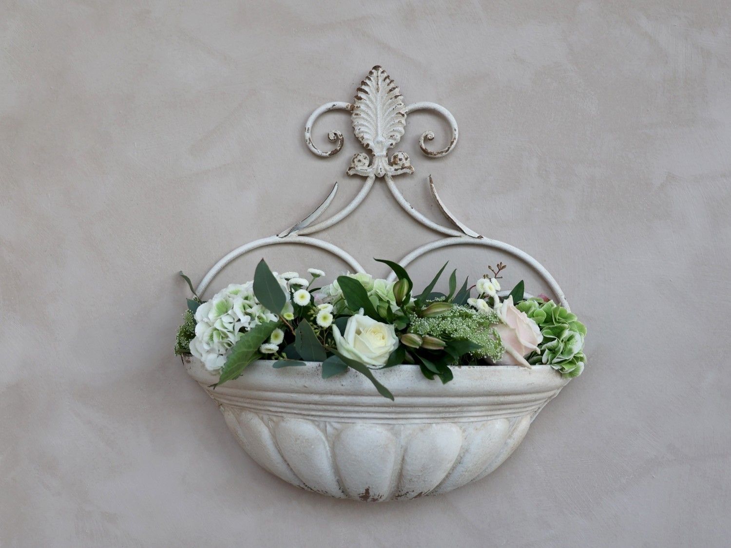 Krémový nástěnný box na květiny ve starém francouzském stylu - 45*20*48cm Chic Antique