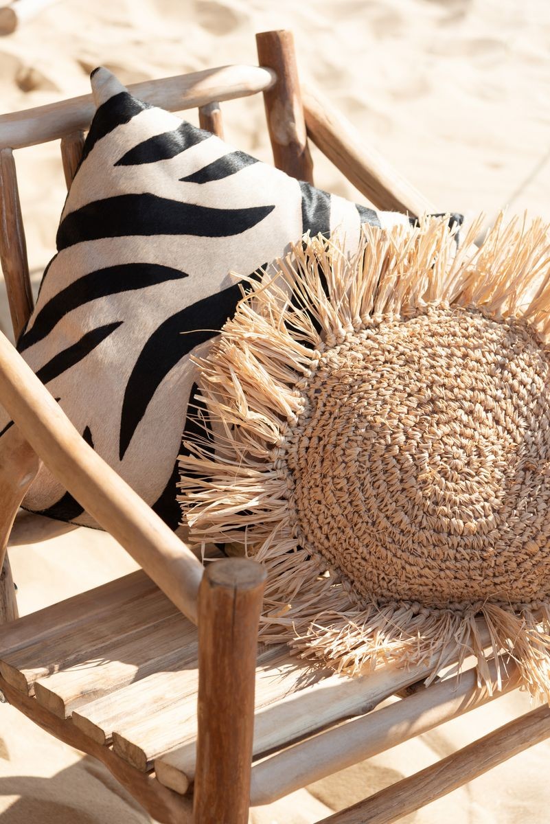 Černo-bílý kožený polštář s výplní Zebra - 44*10*44cm