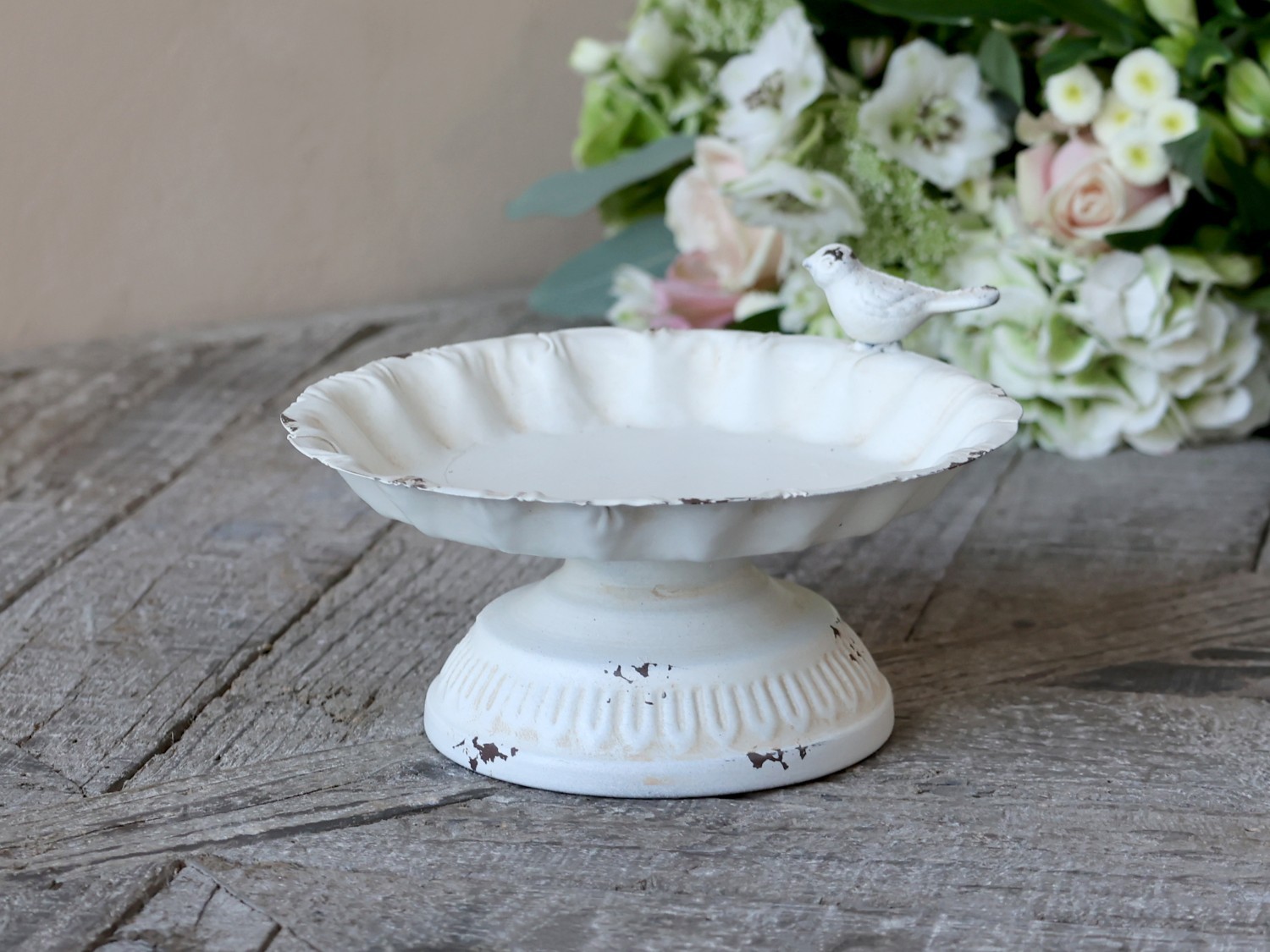 Krémové antik dekorační pítko pro ptáčky se zdobným ptáčkem - 17*8cm
