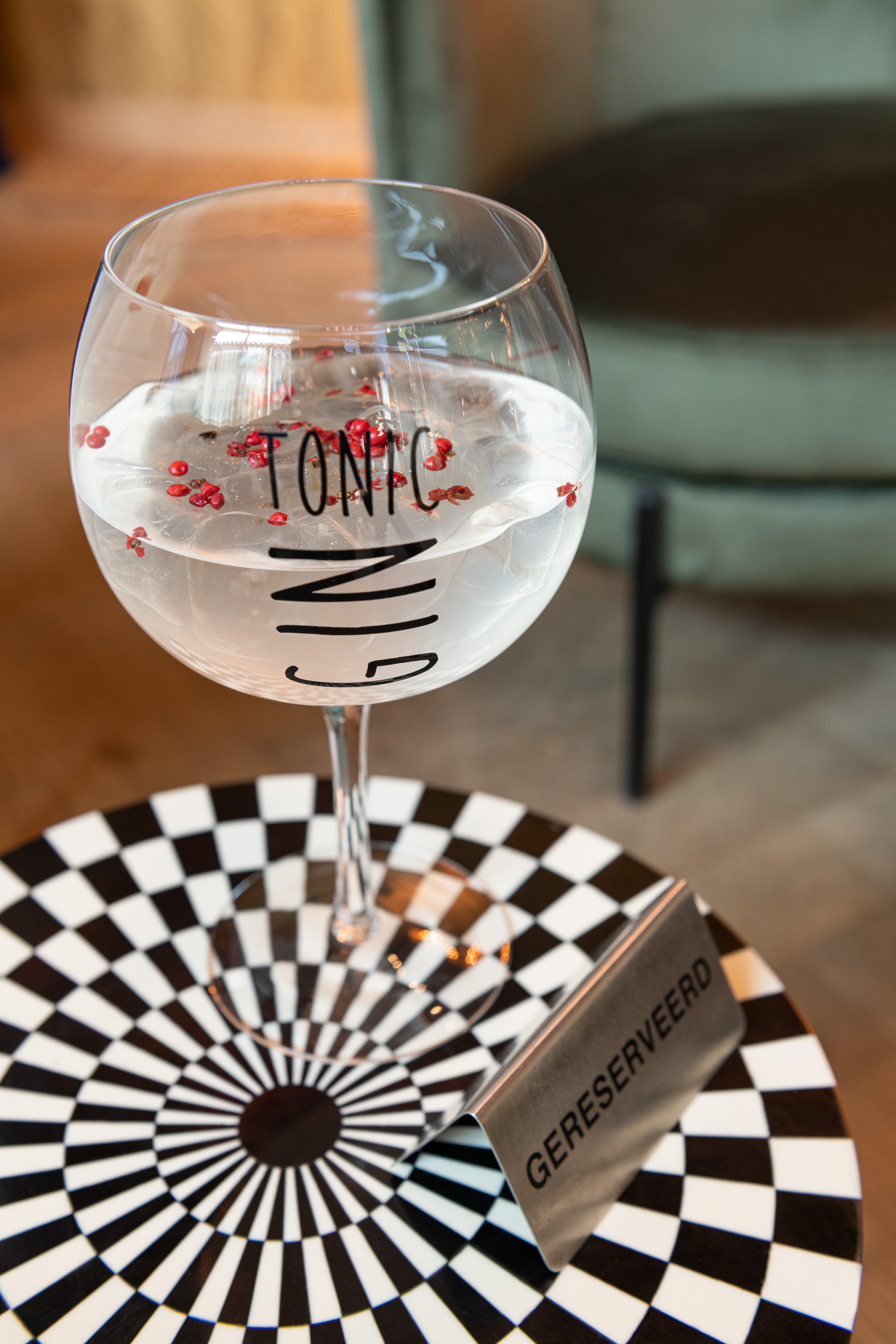 Sklenička s černým nápisem Gin Tonic - Ø12*22cm/880ml
