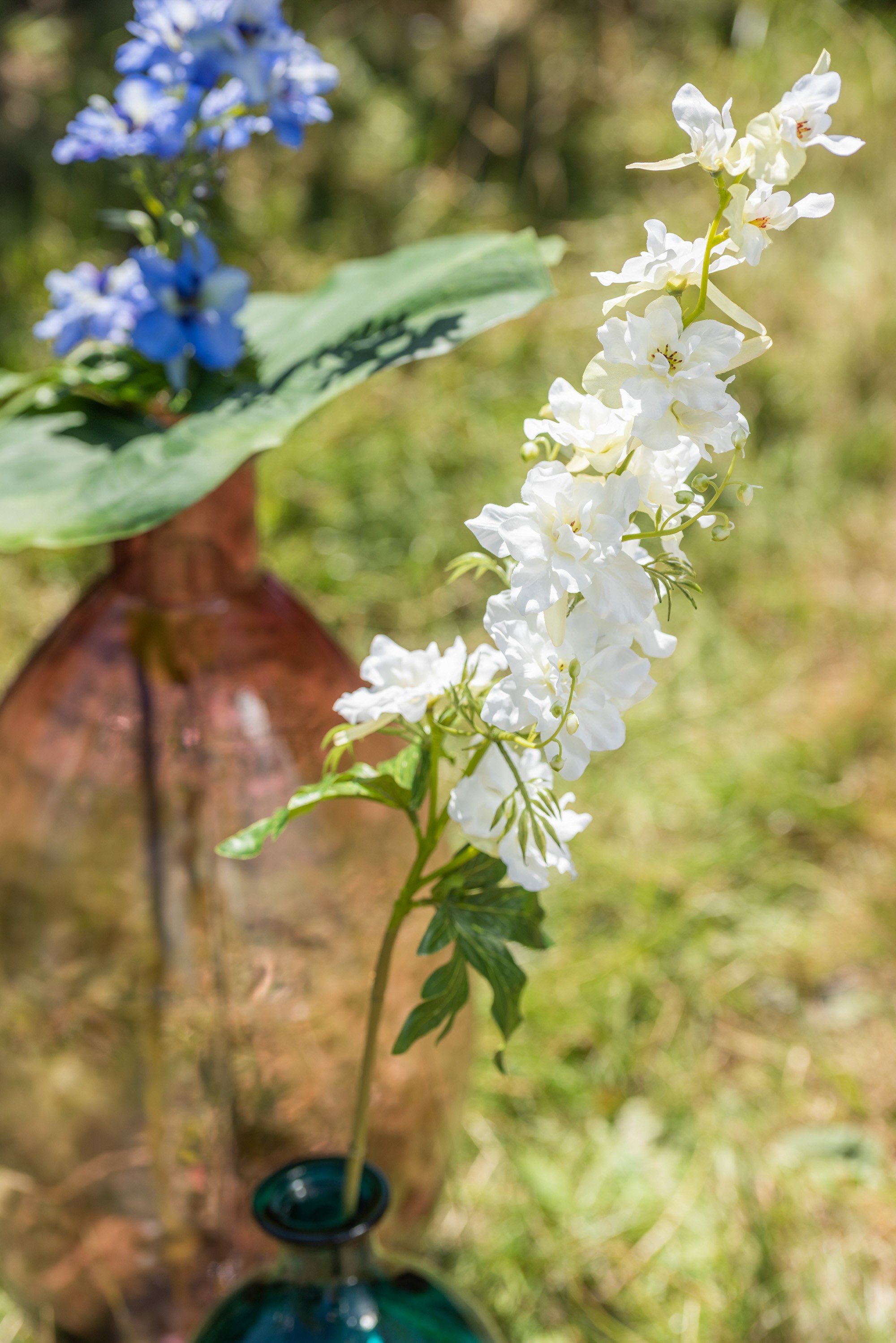 Dekorace umělá bílá květina Delphinium white - 10*10*94 cm J-Line by Jolipa