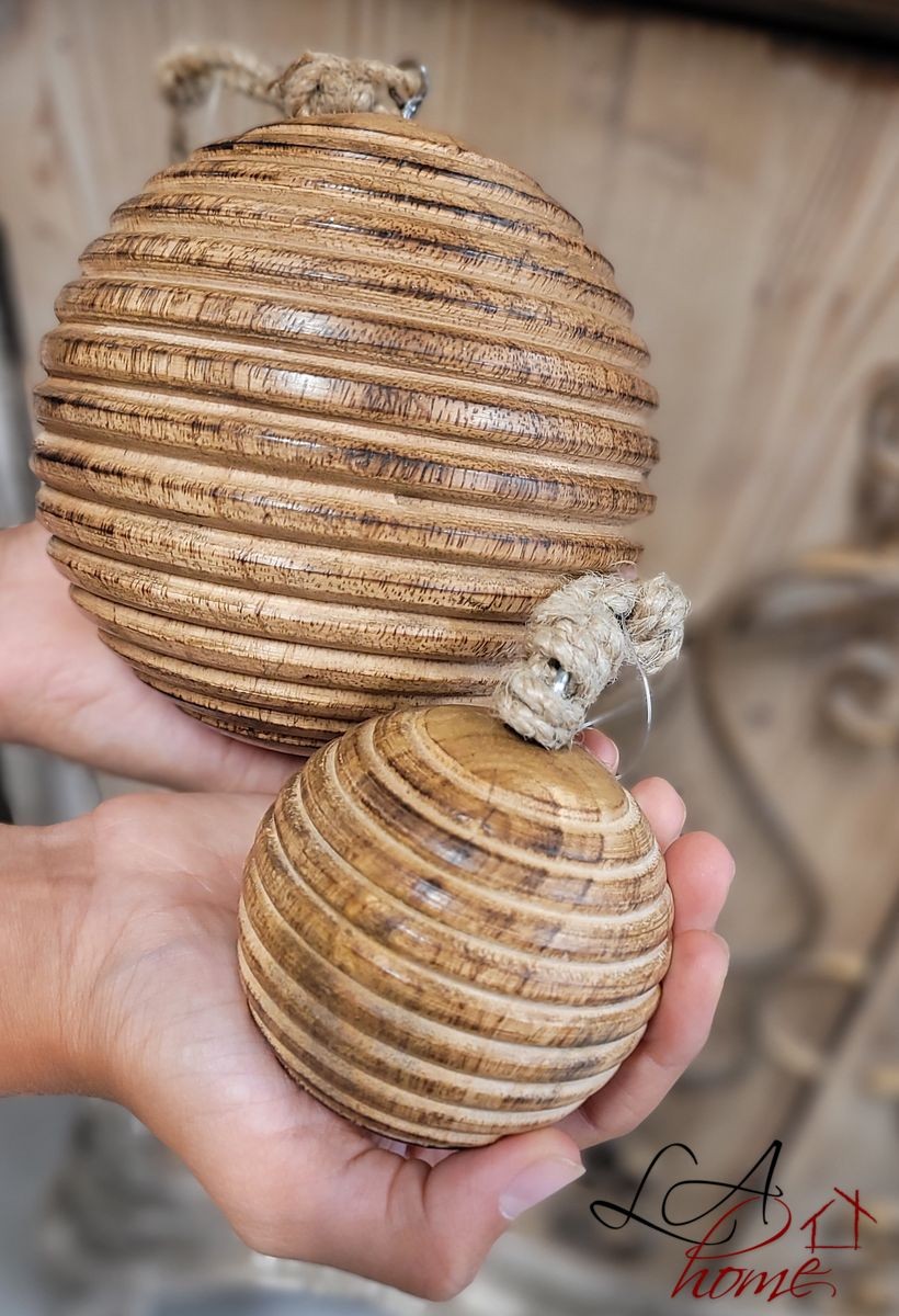 Dřevěná rýhovaná závěsná koule - Ø 8*8 cm