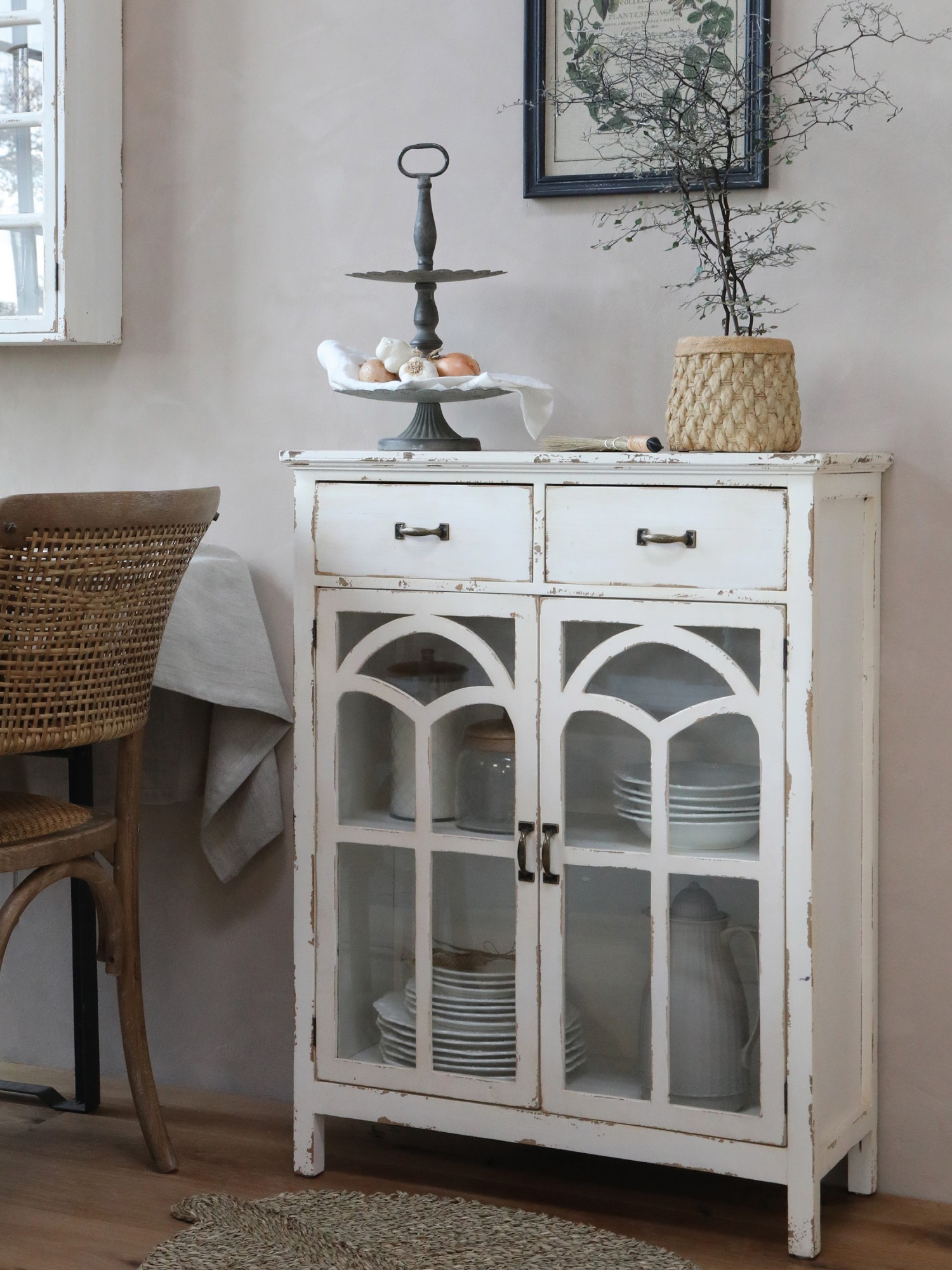 Krémová dřevěná komoda s prosklenými dvířky Old Satin- 70*32*92cm
