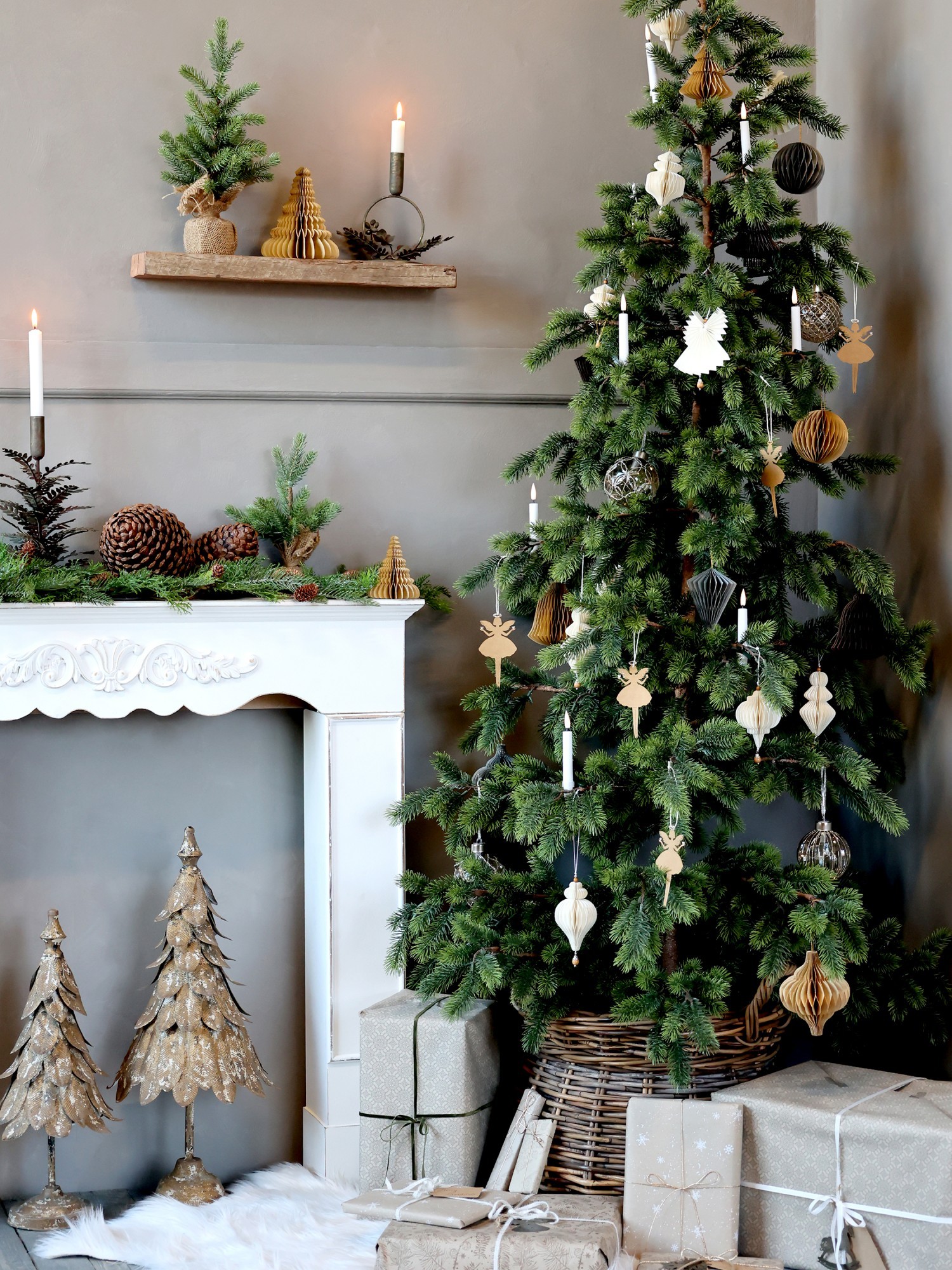 Zelený vánoční stromek v jutě Fleur Fir Tree - 27cm