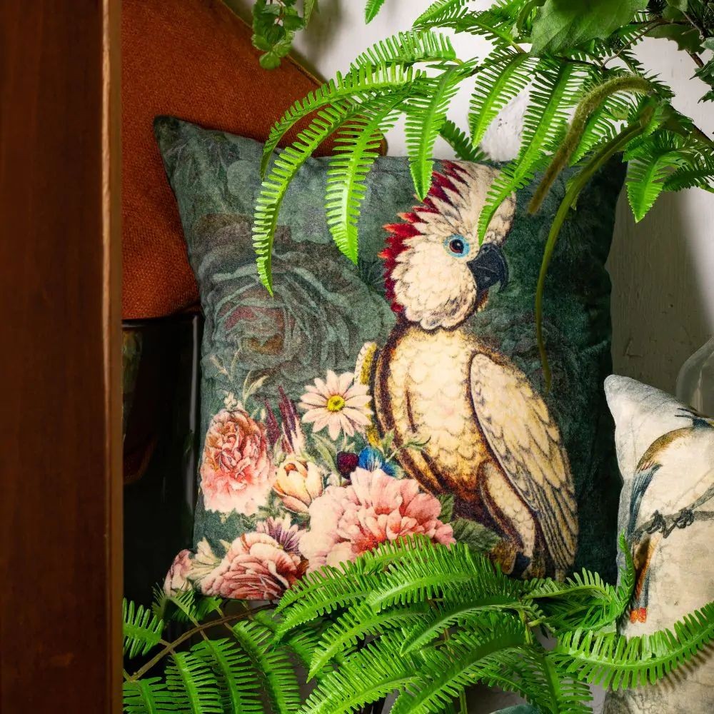 Zelený sametový polštář s dekorem květin a kakadu Cockatoo - 45*45*17cm MRKSCKT
