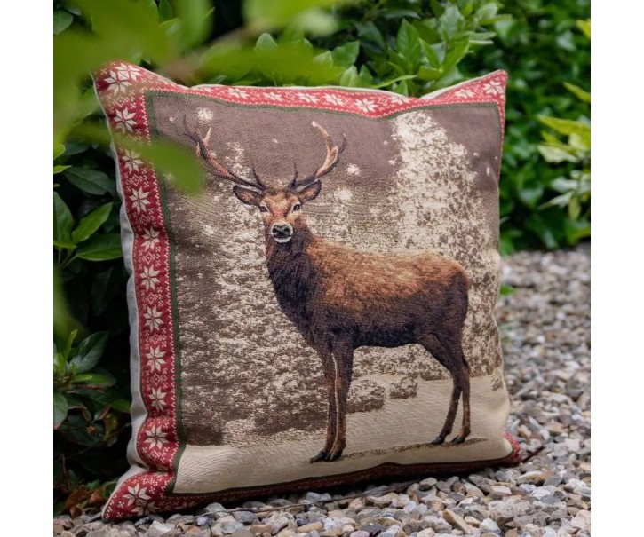 Zimní gobelínový polštář s jelenem v červeném okraji - 45*43*16cm