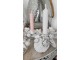 Bílý antik kovový svícen se šiškami a květy Clair Blanc - 10*10*6cm