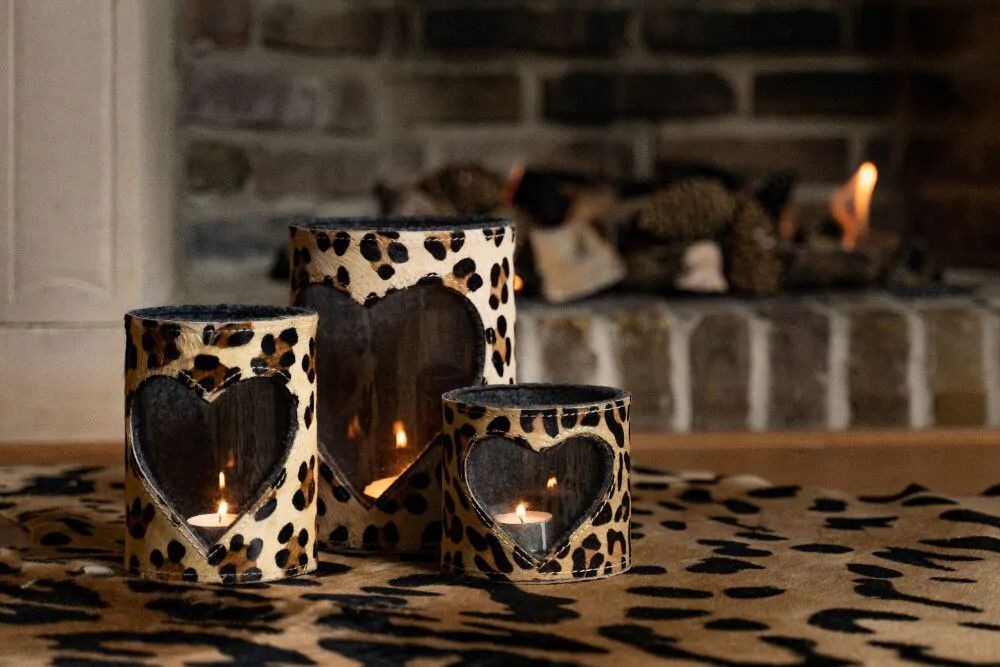 Svícen zdobený kůží se vzorem Leopard - 11,5*11,5*10,5cm