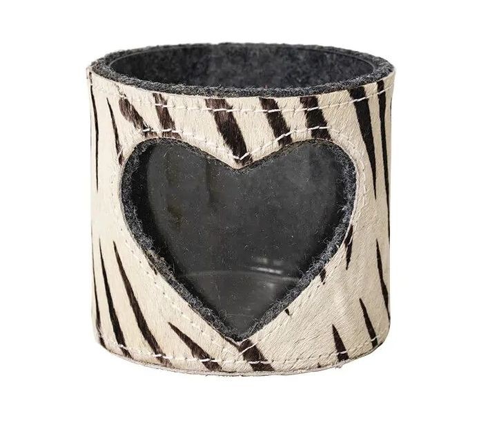 Svícen se srdcem zdobený kůží se vzorem Zebra - 11,5*11,5*10,5cm