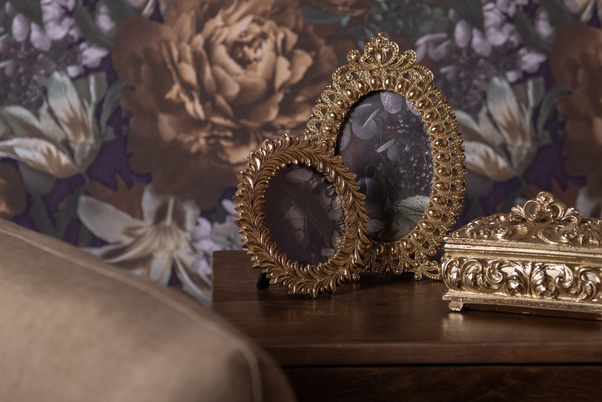 Zlatý fotorámeček se zdobným okrajem - 15*1*23 cm / 10*15 cm