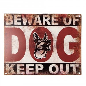 Nástěnná kovová cedule Beware of dog - 25*1*20 cm