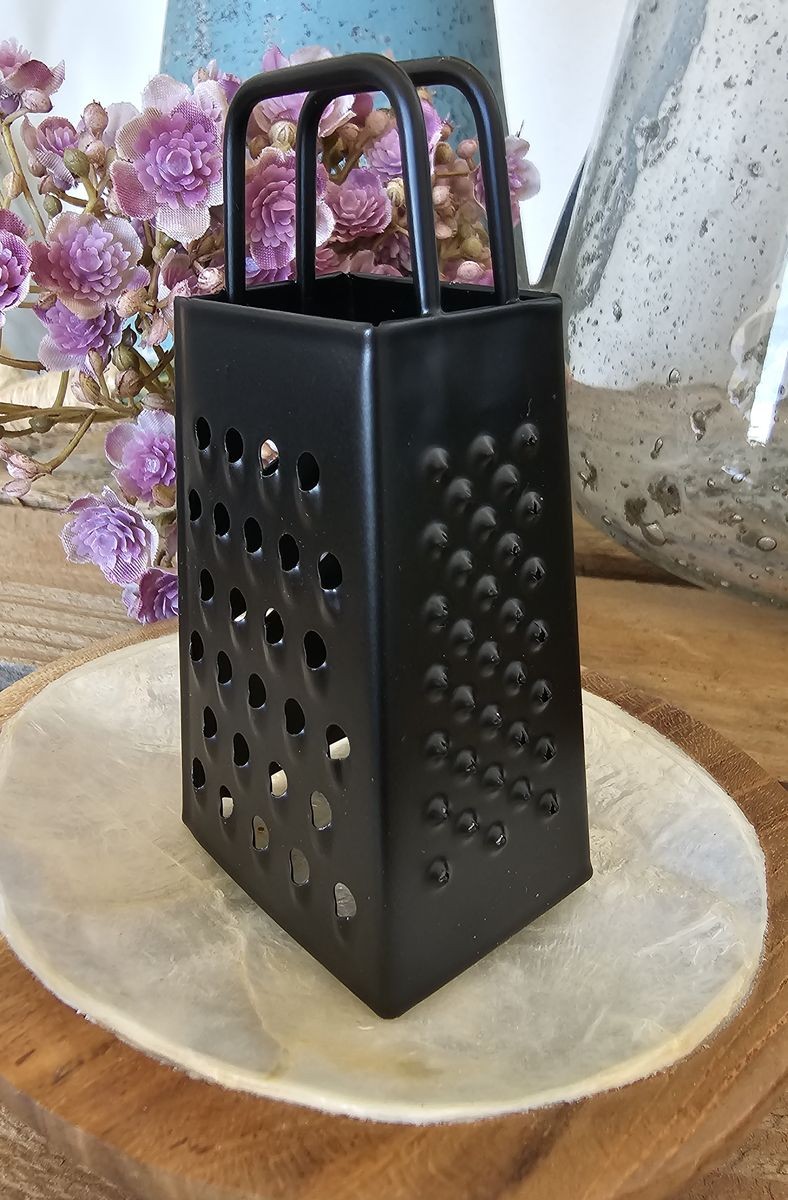 Mini černé kovové struhadlo - 3,5*2,5*5cm