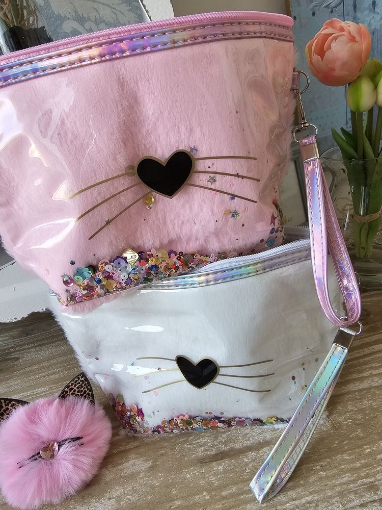 Růžová chlupatá toaletní taštička s čumáčkem a flitry - 23*13 cm