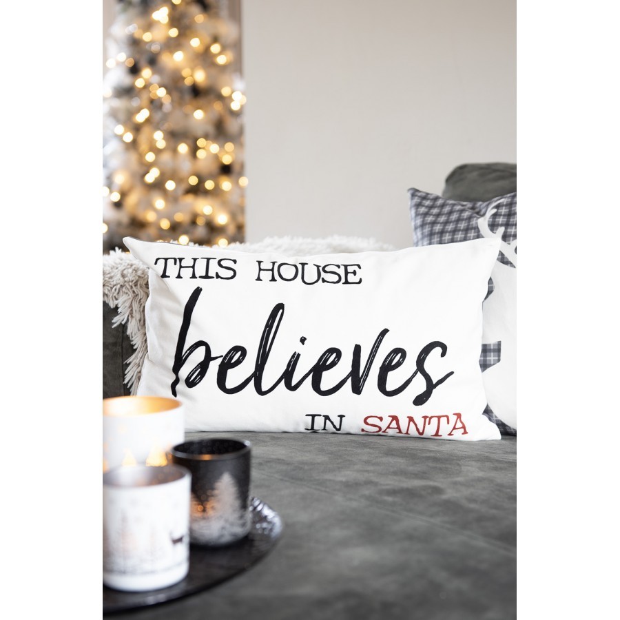 Povlak na polštář s nápisem Believes in Santa z Beautiful Christmas - 30*50 cm
