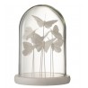 Dekorativní podnos s bílými motýlky a skleněným poklopem Butterflies - Ø 18*26cm Barva: Transparentní, bíláMateriál: sklo, dřevoHmotnost: 0,86kg