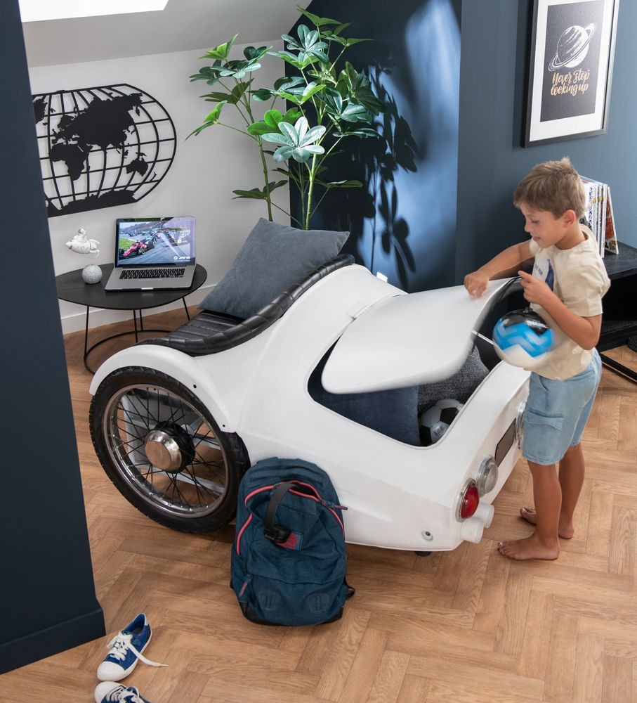 Bílo-černá kovová designová pohovka ve tvaru auta Car - 127*99*80cm
