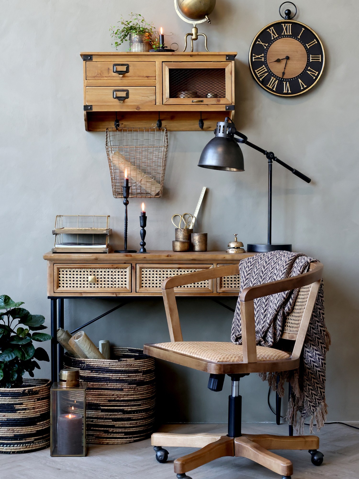 Antik dřevěná židle s výpletem a opěrkami na kolečkách Old French chair - 62*62*92 cm 