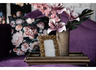 Černý sametový povlak na polštář s výraznými růžovými květy I - 45*45 cm