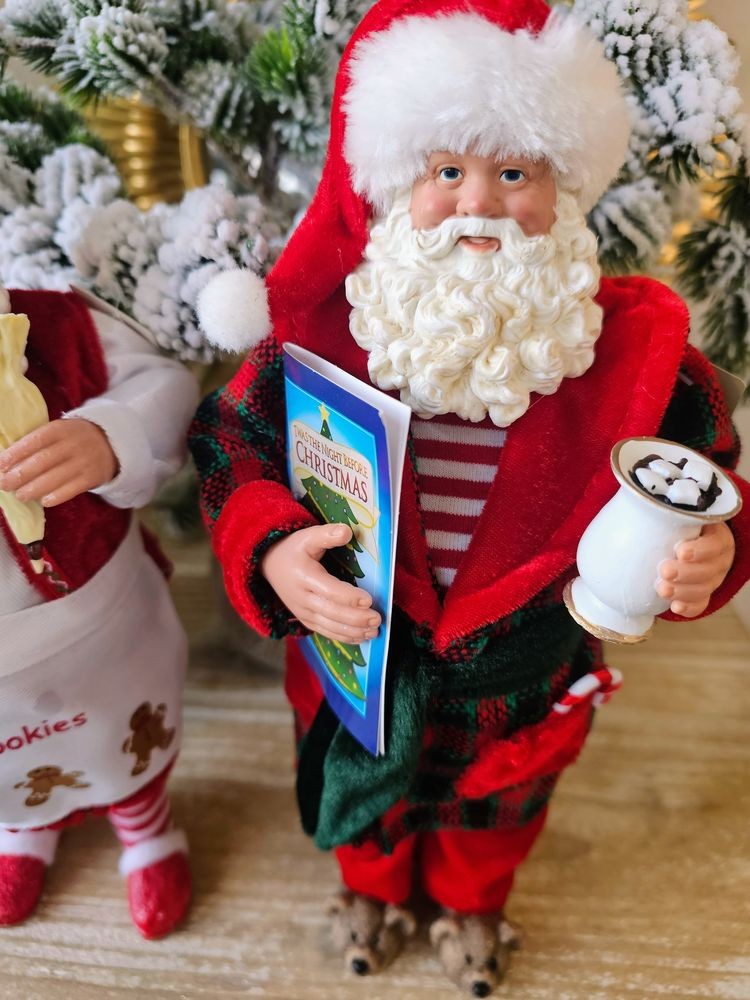 Vánoční dekorace Santa v županu s bačkorkama - 16*8*28 cm