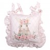 Růžový bavlněný povlak na sedák s králíčkem Floral Easter Bunny - 40*40 cmBarva: pastelově růžová, béžová, hnědá, zelenáMateriál: 100% bavlnaHmotnost: 0,25 kg