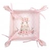 Růžový bavlněný košík na pečivo s králíčkem Floral Easter Bunny - 35*35*8 cmBarva: pastelově růžová, béžová, hnědá, zelenáMateriál: 100% bavlnaHmotnost: 0,15 kg