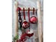 Červená skleněná vánoční koule s větvičkou - Ø 8cm