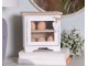 Bílá dřevěná skříňka na vajíčka se srdíčkem - 19*14*19 cm