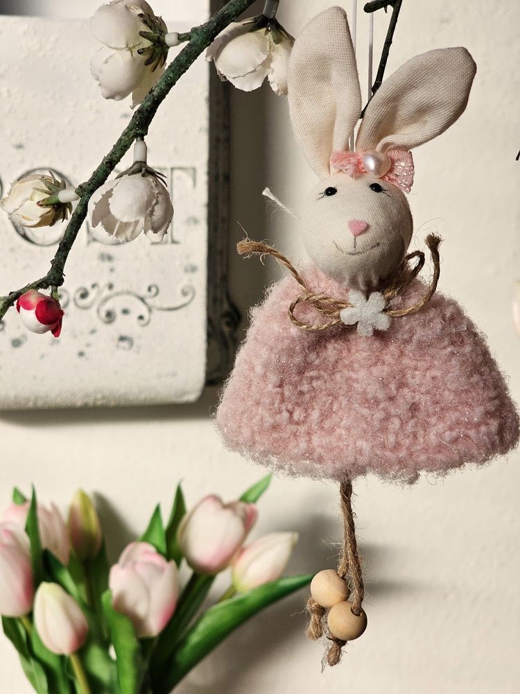 Závěsný velikonoční králíček s růžovými šaty Magiccal - 8*3*16 cm