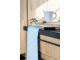 Modrá bavlněná kuchyňská utěrka s bílými srdíčky - 47*70 cm