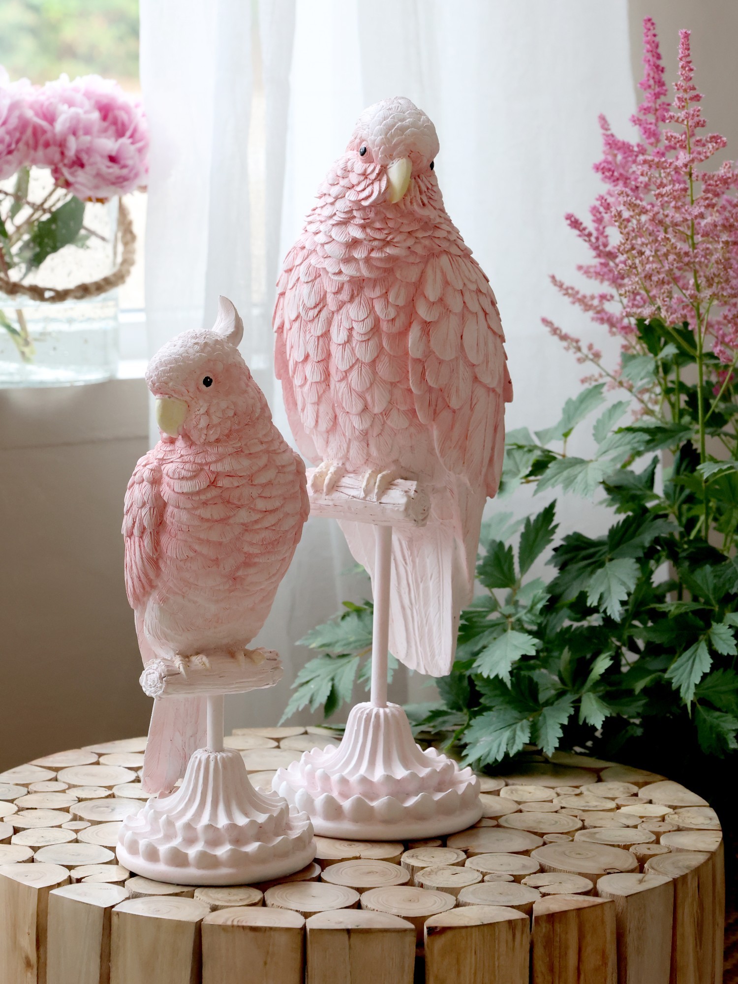 Růžová dekorace papoušek na podstavci Parroté - 12*12*37 cm