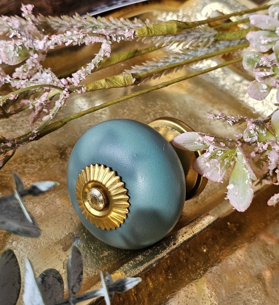 Zelená kulatá úchytka se stříbrným koncem - Ø 4*3 cm