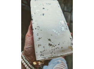 Bílá peněženka se stříbrnými mapami - 19*10 cm