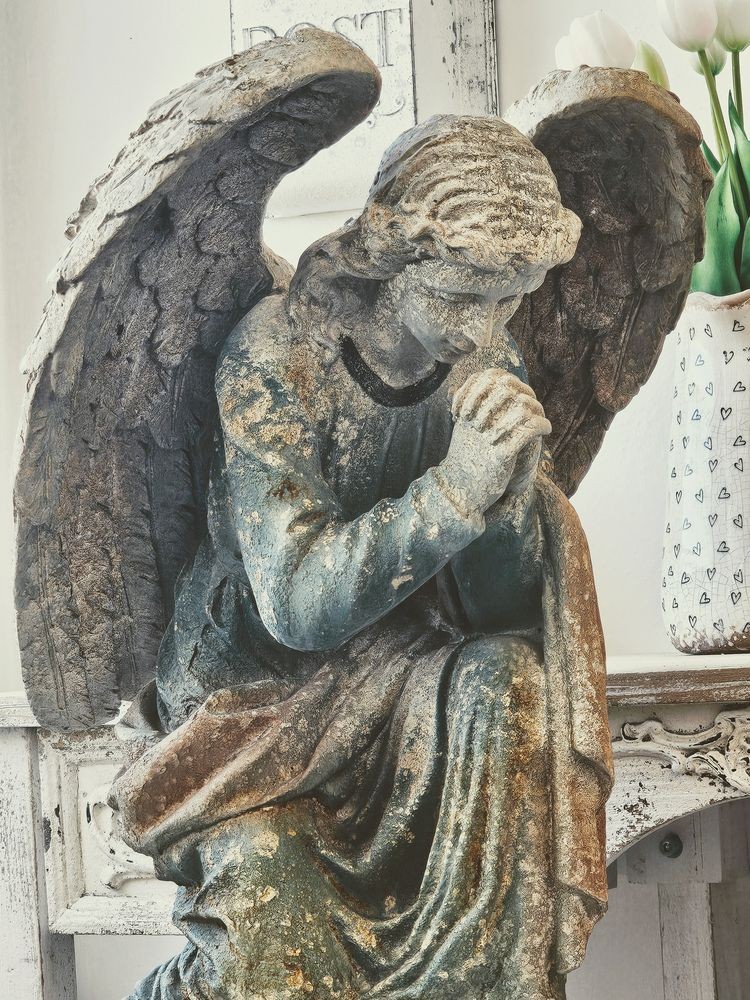 Béžovo-zelená antik dekorace socha anděla Angel Baroque - 41*45*65 cm
