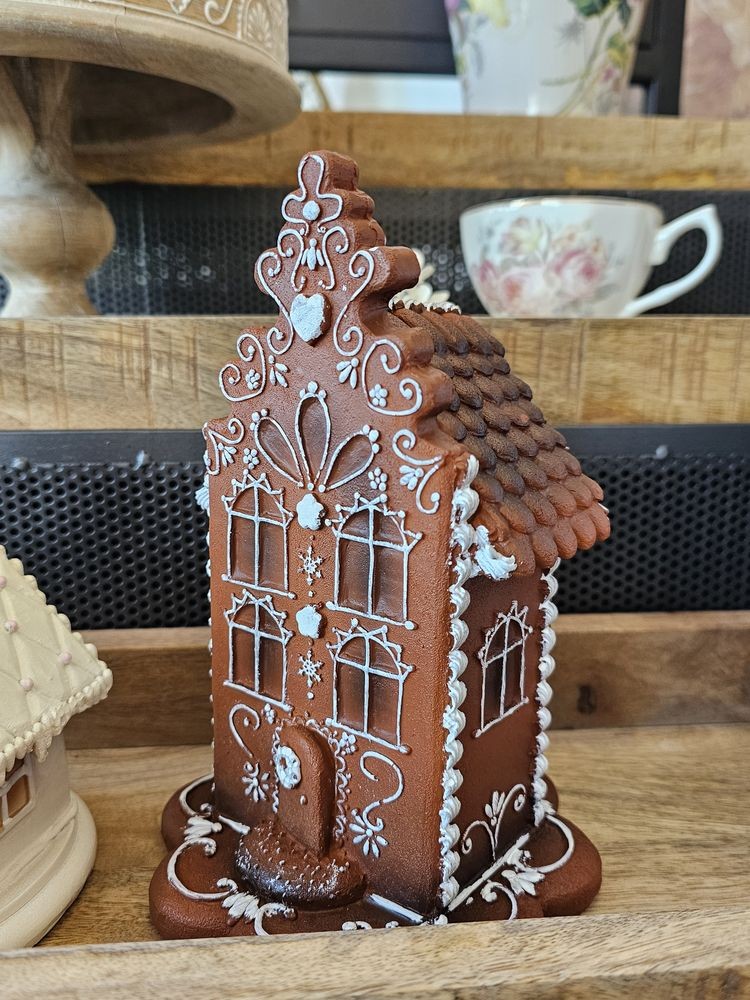Vánoční perníková chaloupka s Led světýlky Gingerbread House - 13*13*20 cm / 2*AAA
