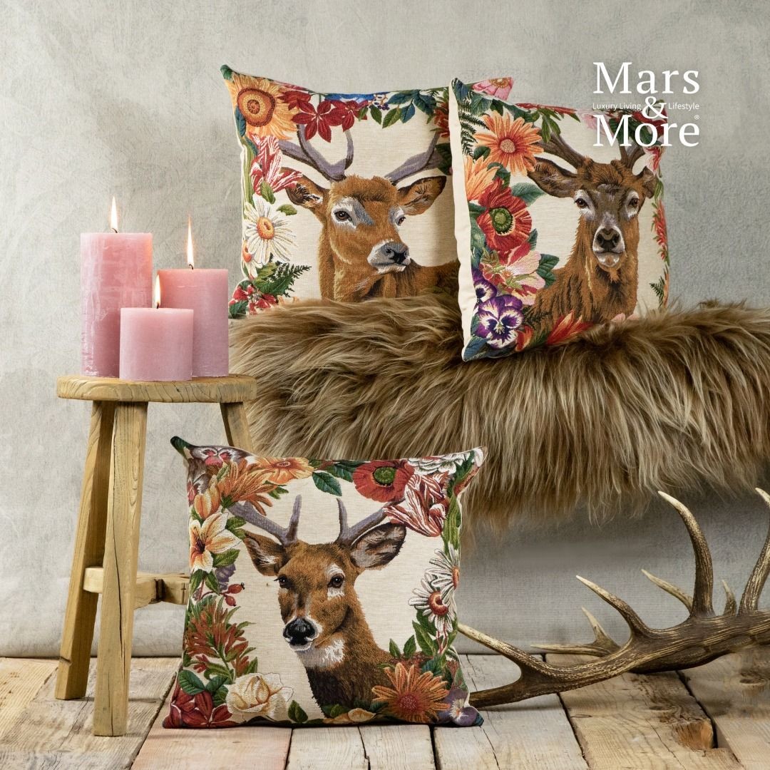 Gobelínový polštář s jelenem v květinovém okraji Flower Deer - 45*15*45cm