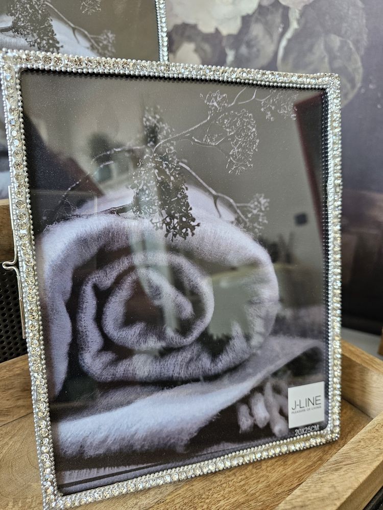 Stříbrný kovový fotorámeček s kamínky Jewel XL - 20*25 cm