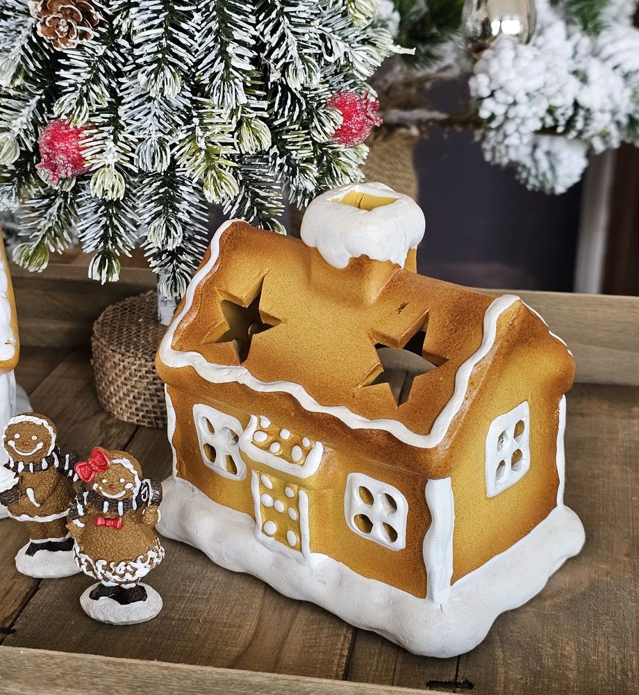 Keramický svícen perníková chaloupka Gingerbread House - 11*8*10 cm