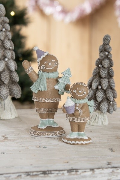Hnědá vánoční dekorace Perníček Gingerbread s dortíkem - 6*4*11 cm