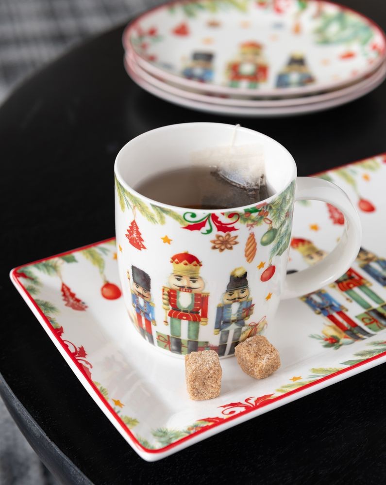 Vánoční hrnek s Louskáčky Chris Nuts v dárkové krabičce - 12*8*9 cm / 350ml