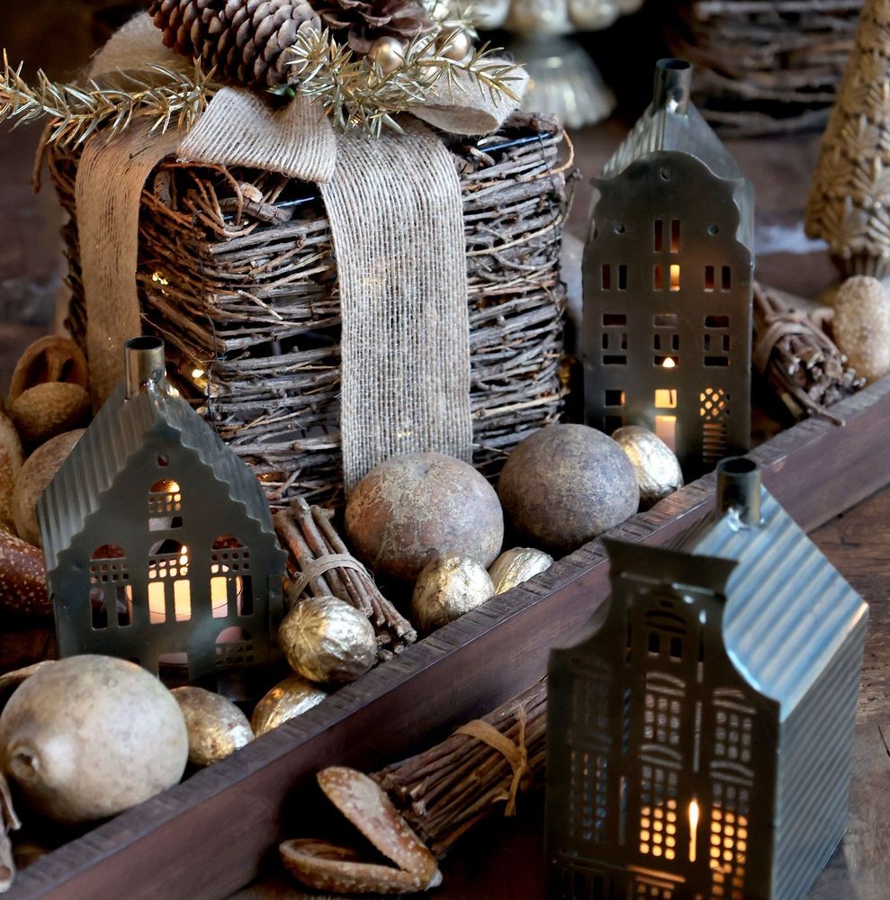 Mosazný antik kovový domek na svíčku Canie - 6*6*13 cm