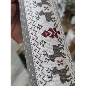 Šedo-červený vánoční běhoun / látka na stůl s jeleny - 30*300 cm