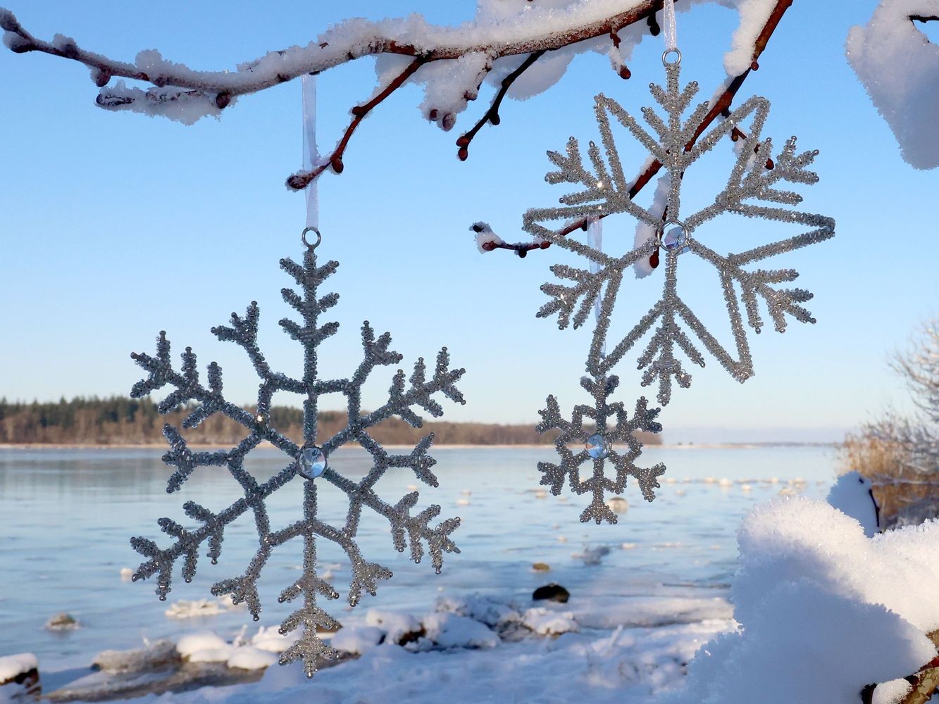 Champagne antik závěsná sněhová vločka s korálky Snowflake - 9 cm