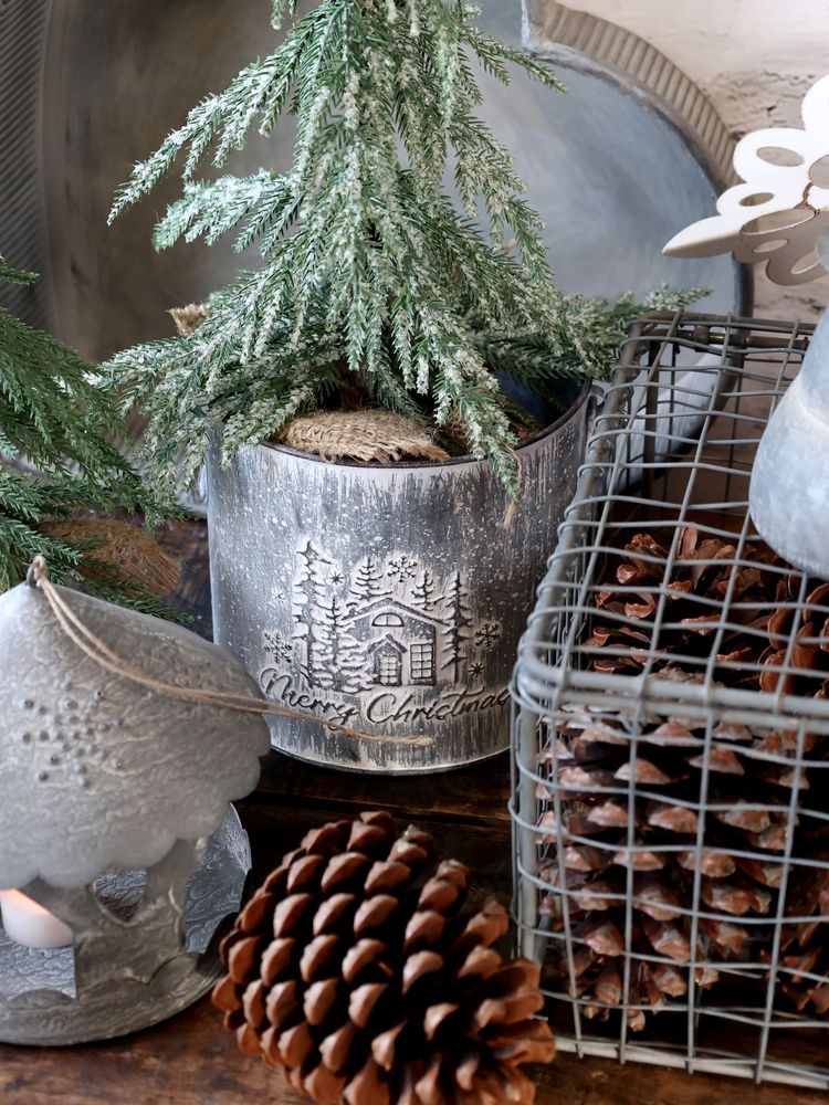 Dekorační plechový antik květináč Merry Christmas - Ø 15*16 cm