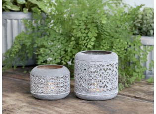 Zinkový antik kovový svícen zdobený květy Aiglé - Ø 10*8 cm